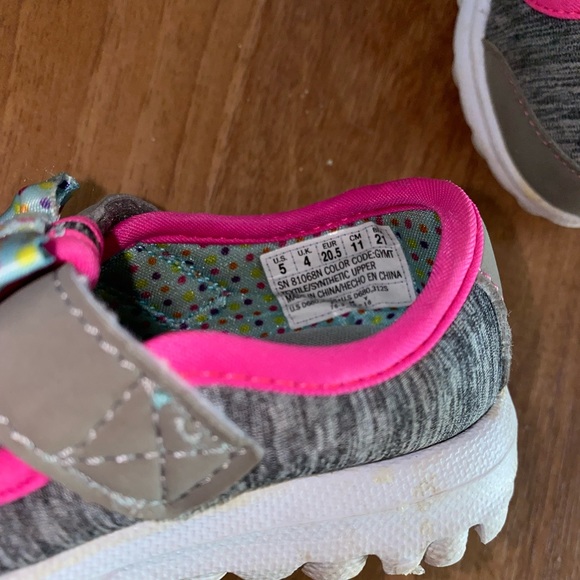 Sketchers shoes - Picture 2 of 5